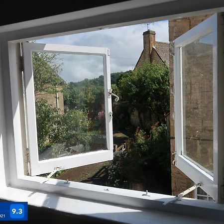Peaceful Cottage In Heart Of Winchcombe Buitenkant foto