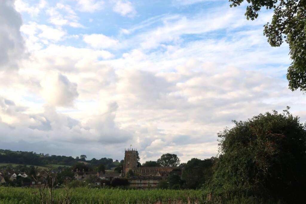 Peaceful Cottage In Heart Of Winchcombe Buitenkant foto