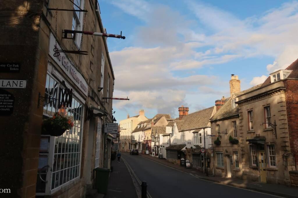 Peaceful Cottage In Heart Of Winchcombe Buitenkant foto